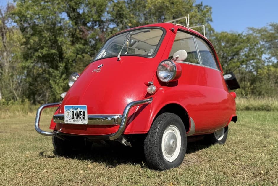 1957 BMW Isetta sold for $15,750