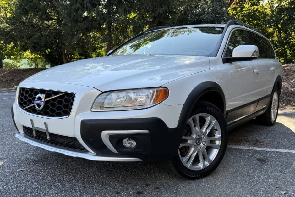 2016 Volvo XC70 sold for $11,111