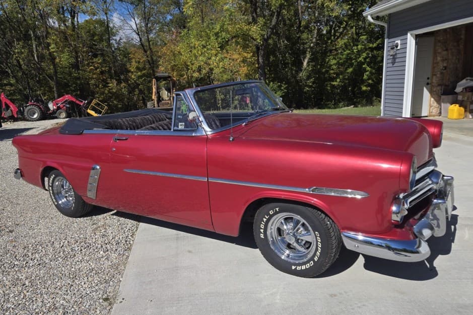 1952 Ford Crestline sold for $5,000