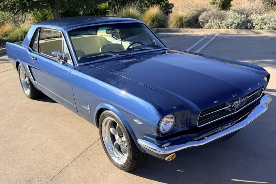 1964 Ford Mustang 1964.5-1966 sold for $25,750