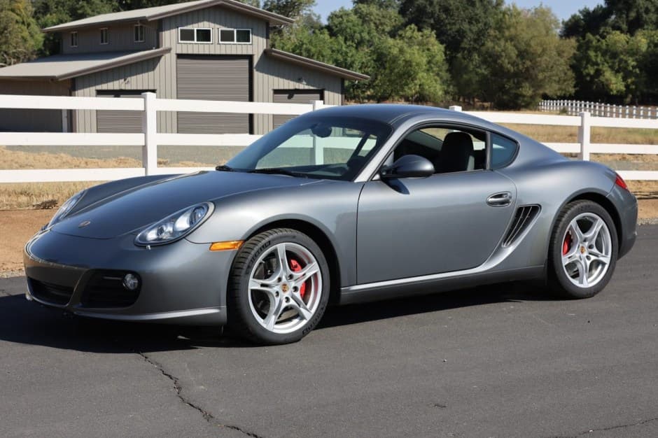 2010 Porsche 987 Cayman sold for $45,750