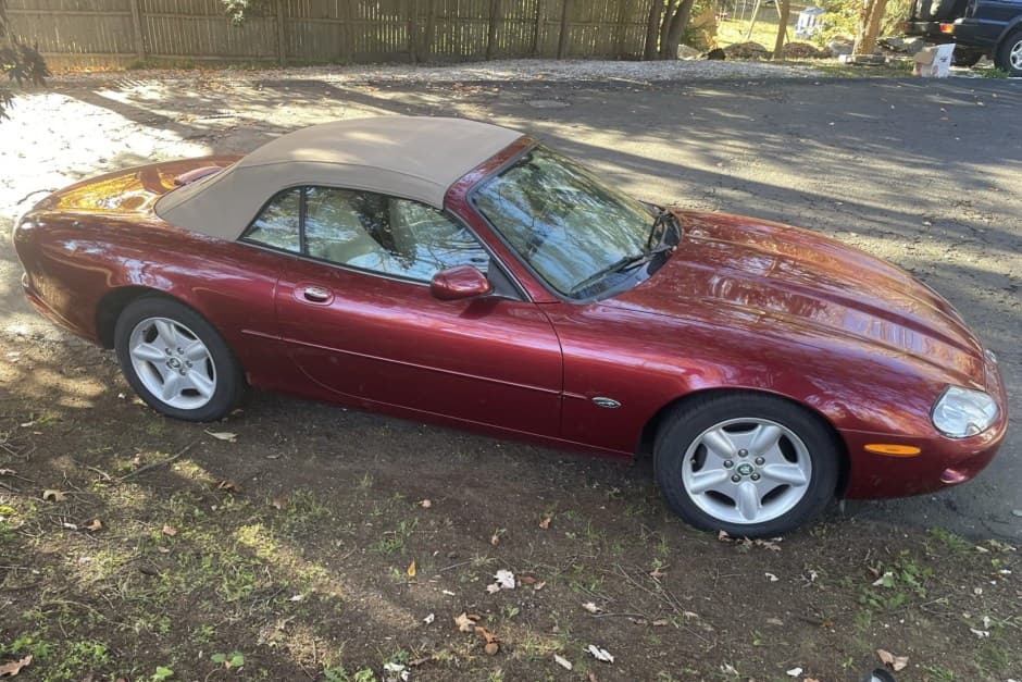 1997 Jaguar XK8 sold for $3,100