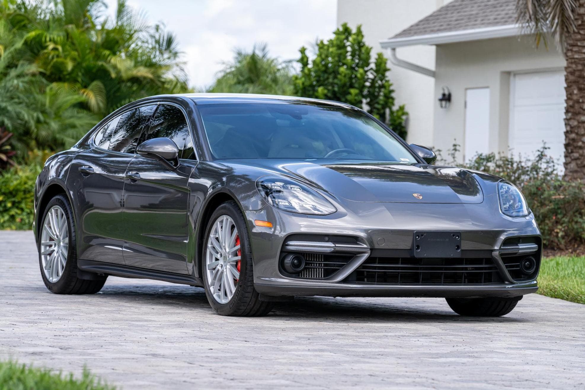 2017 Porsche Panamera sold for $46,250