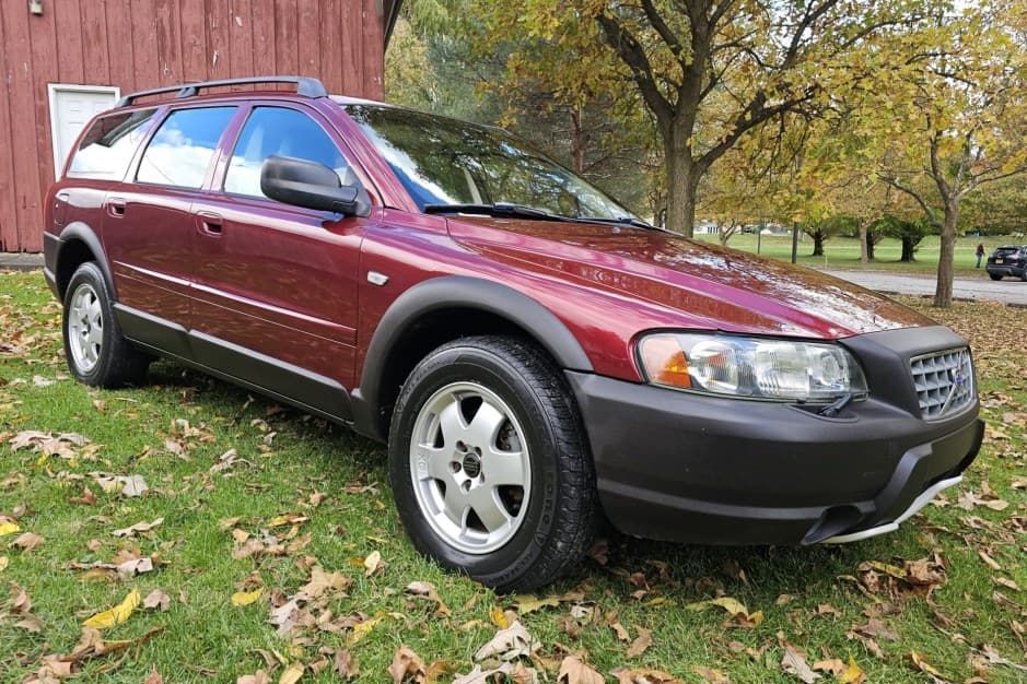 2004 Volvo XC70 sold for $7,875