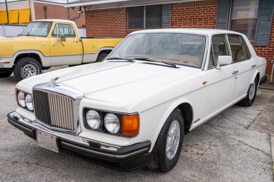 1991 Bentley SZ Saloon sold for $3,300