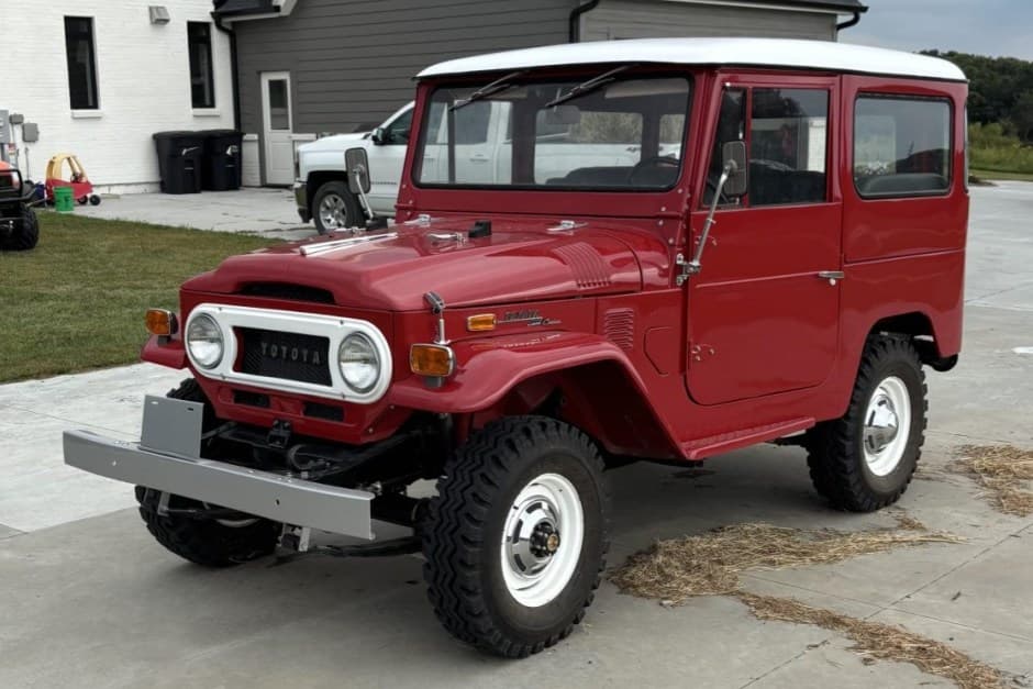 1972 Toyota Land Cruiser FJ40 sold for $24,000