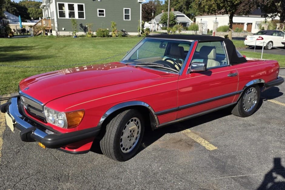 1989 Mercedes-Benz R107 SL sold for $33,250