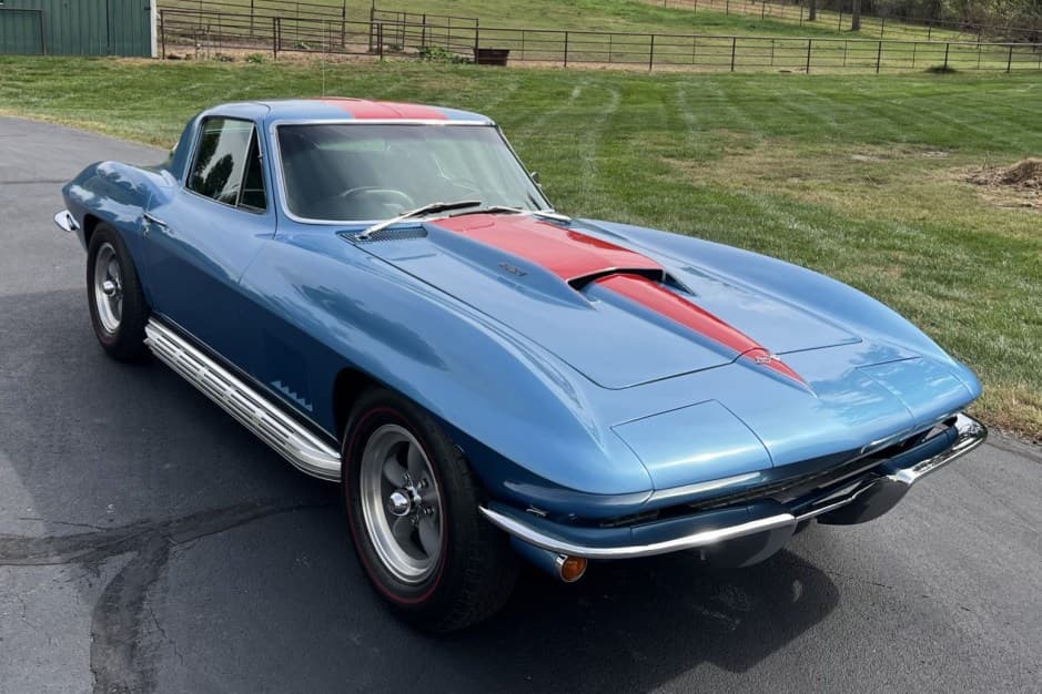 1967 Chevrolet Corvette C2 sold for $111,500