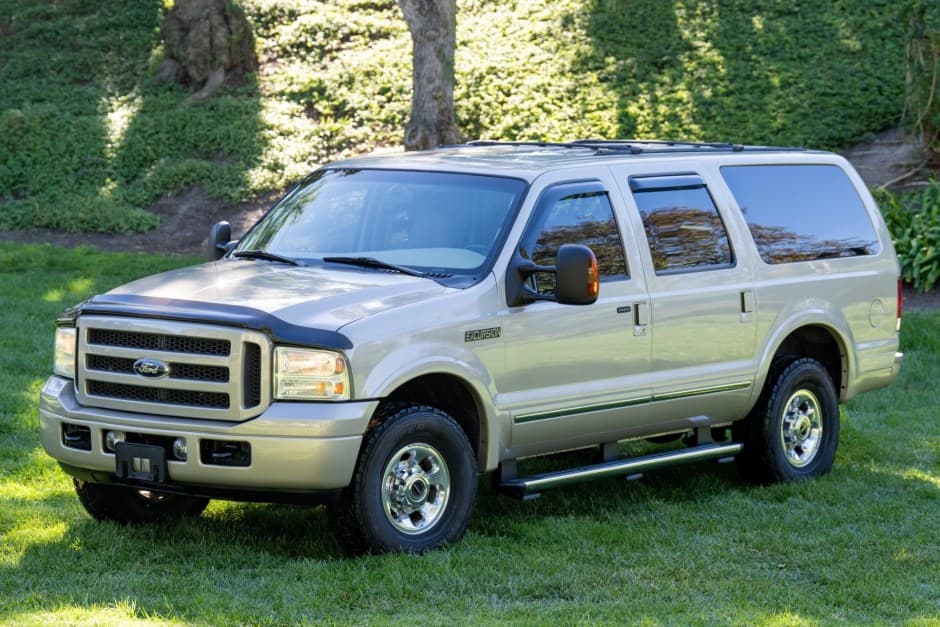 2005 Ford Excursion sold for $31,000