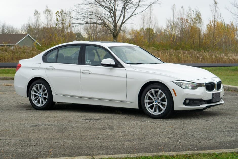 2016 BMW F30 3-Series Sedan sold for $9,300
