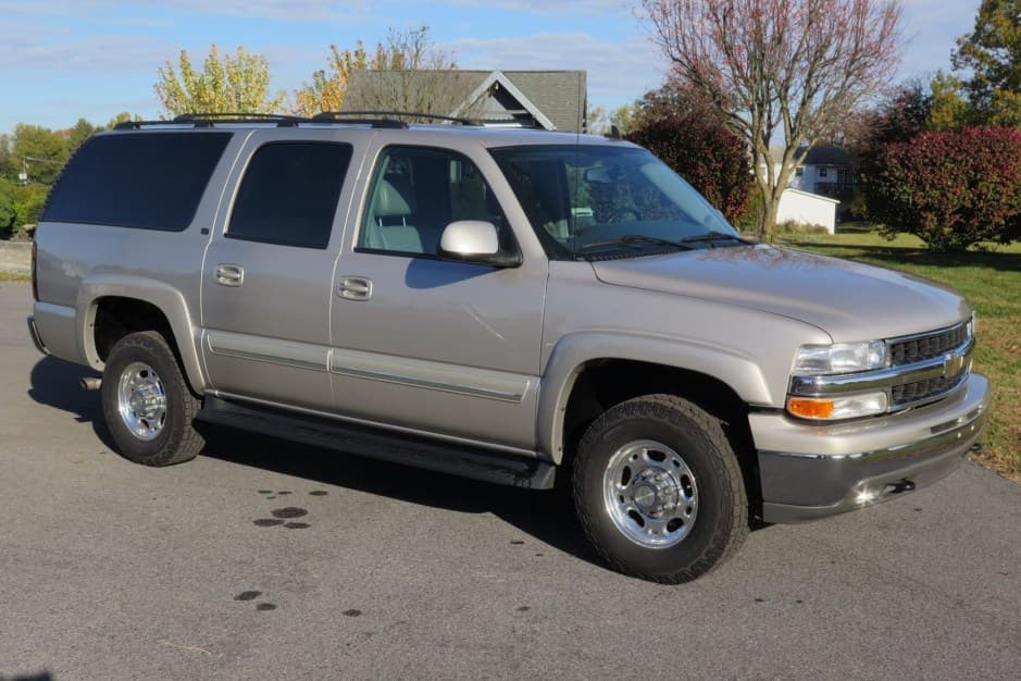 2006 Chevrolet Suburban (GMT800 2000-2006) sold for $19,000