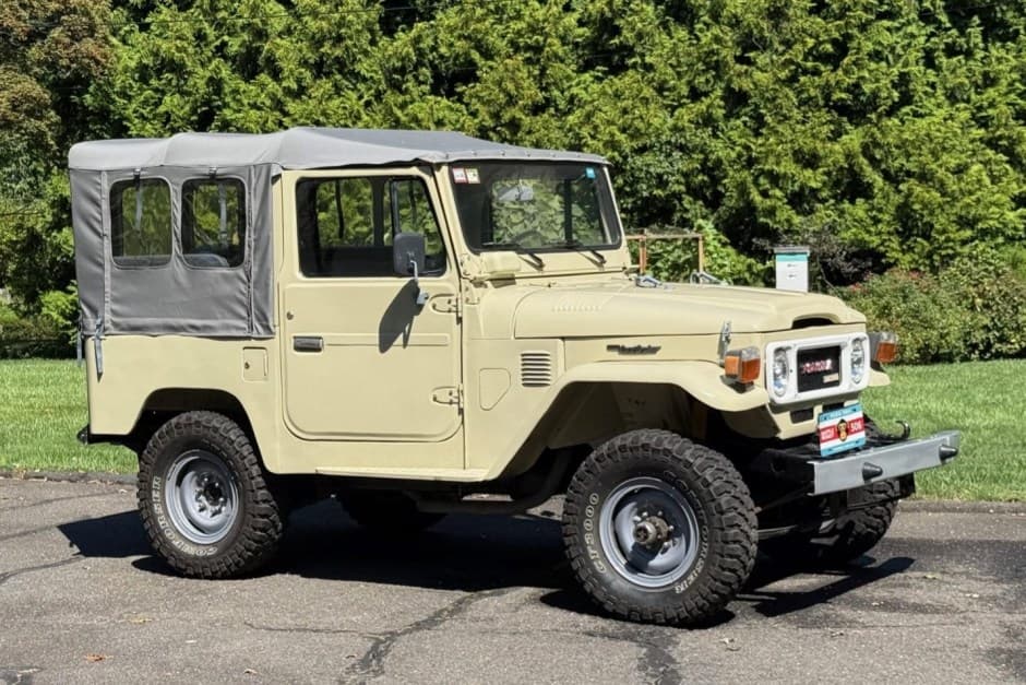 1981 Toyota Land Cruiser FJ40 sold for $15,000