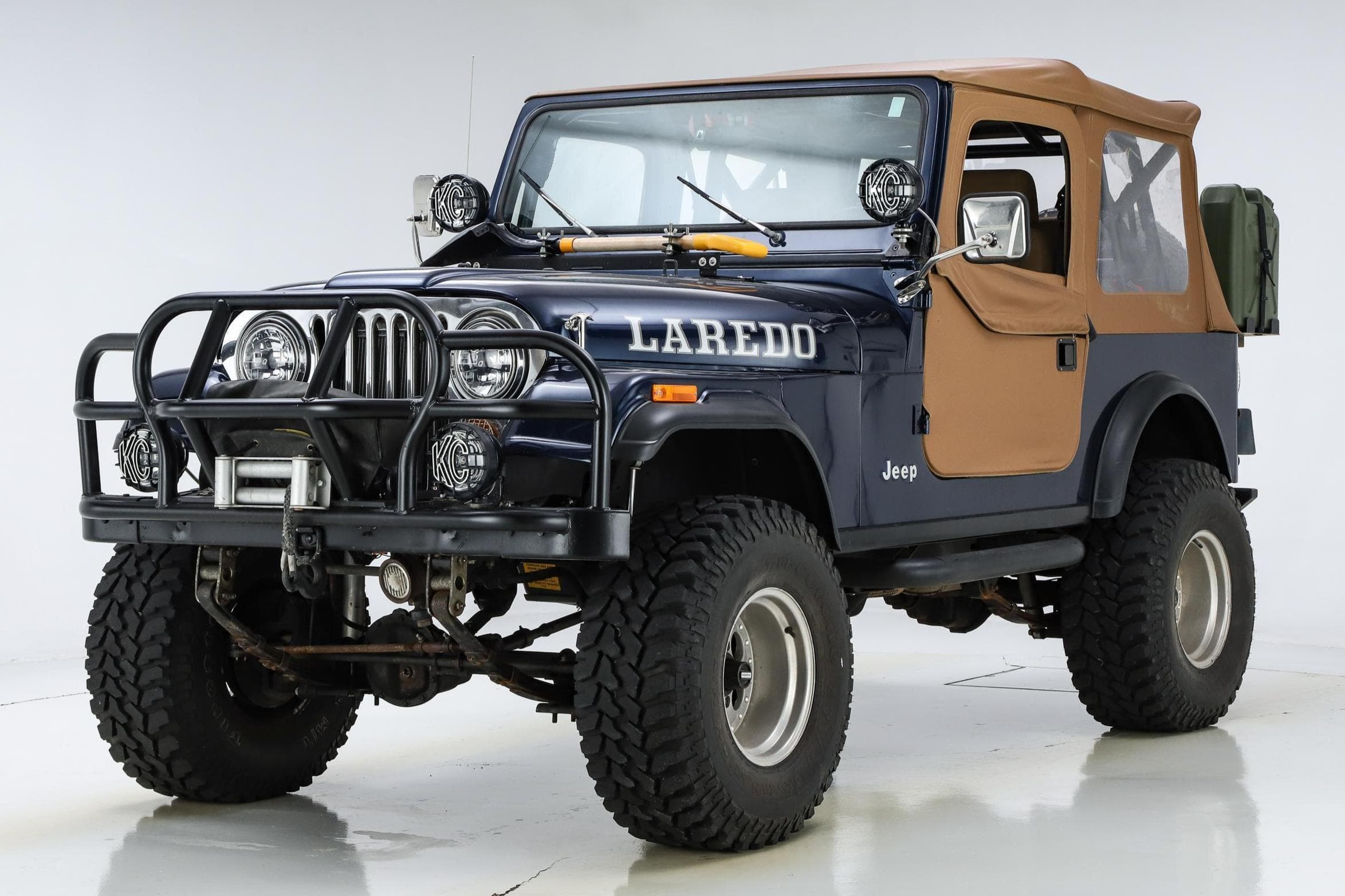 1985 Jeep CJ-7 sold for $11,000