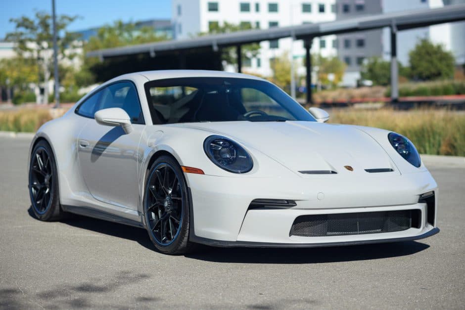 2022 Porsche 992 GT3 sold for $276,500