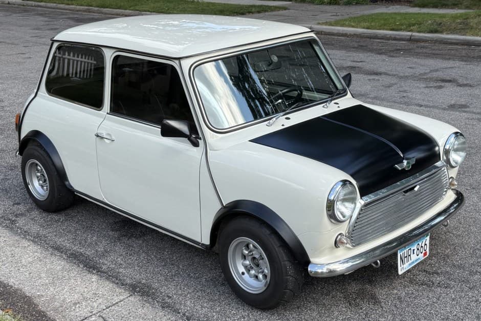 1974 Mini Mk III-Mk V sold for $15,400