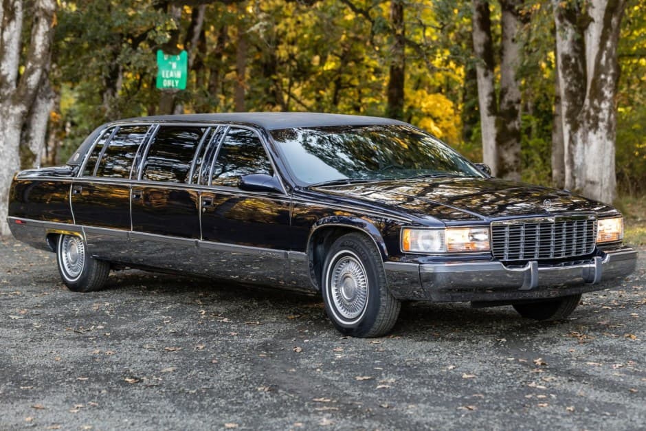 1996 Cadillac Fleetwood 1985-1996 sold for $7,125