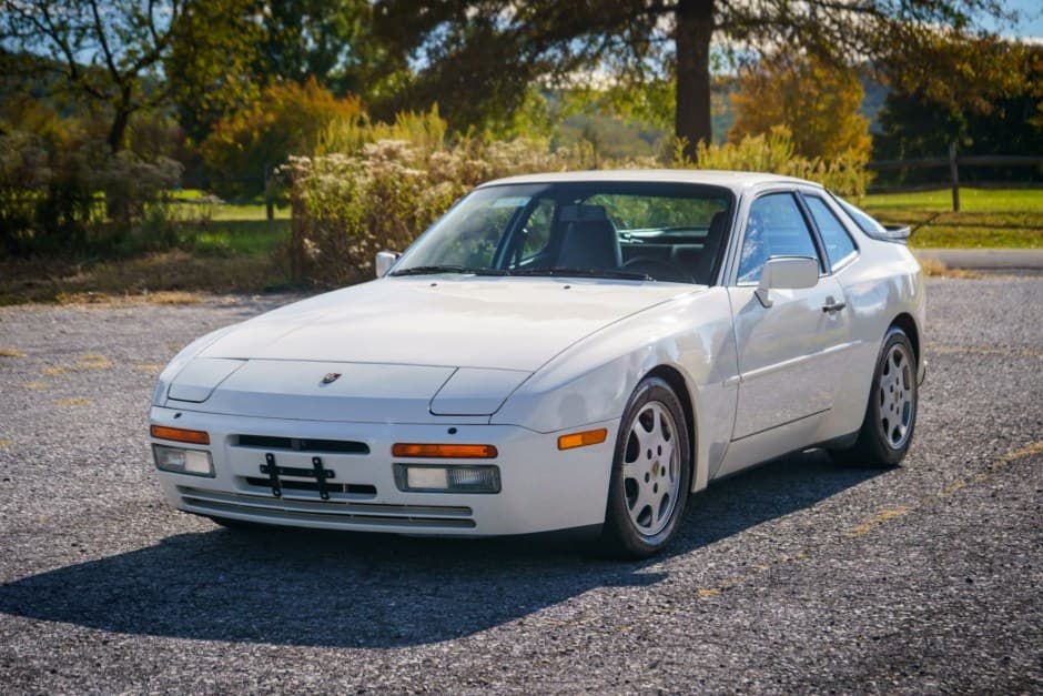 1989 Porsche 944 Turbo sold for $30,750