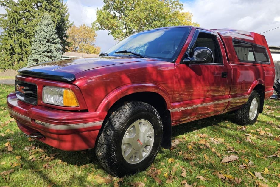 1997 GMC Sonoma (1994-2004) sold for $12,100