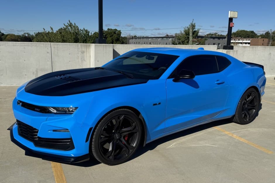 2022 Chevrolet Camaro 6th Generation 2016-2024 sold for $39,601
