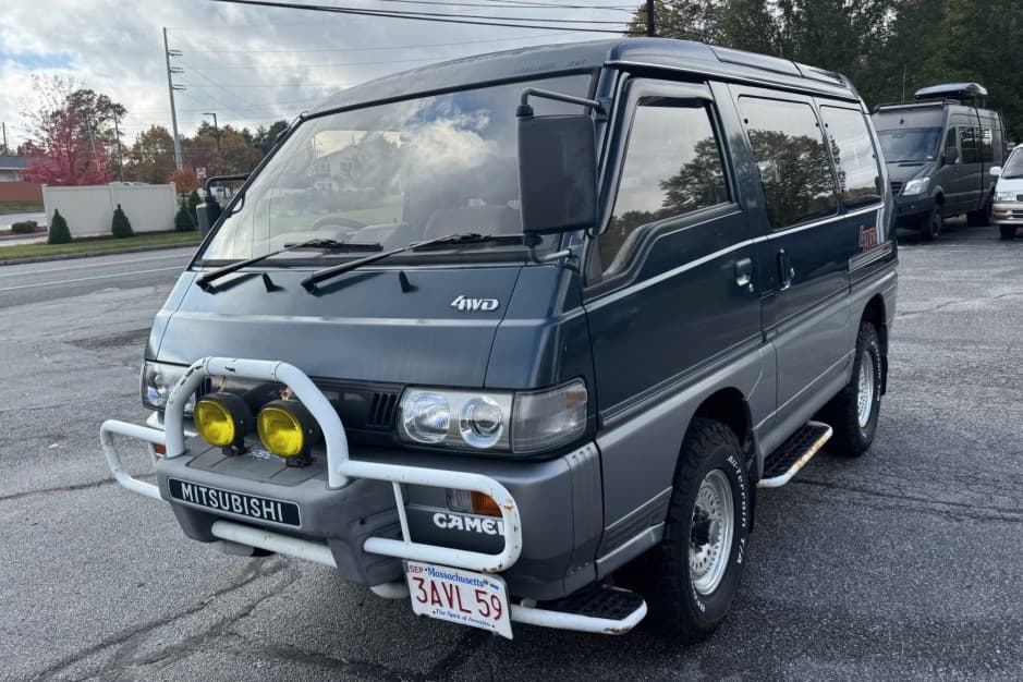 1991 Mitsubishi Delica sold for $7,400