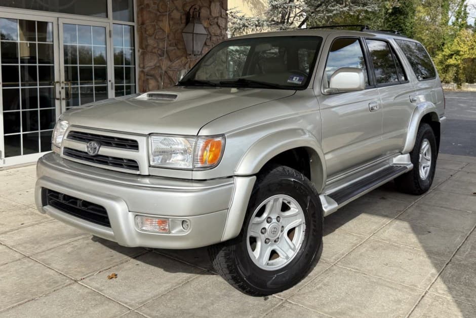 2000 Toyota 4Runner (N180) sold for $13,001