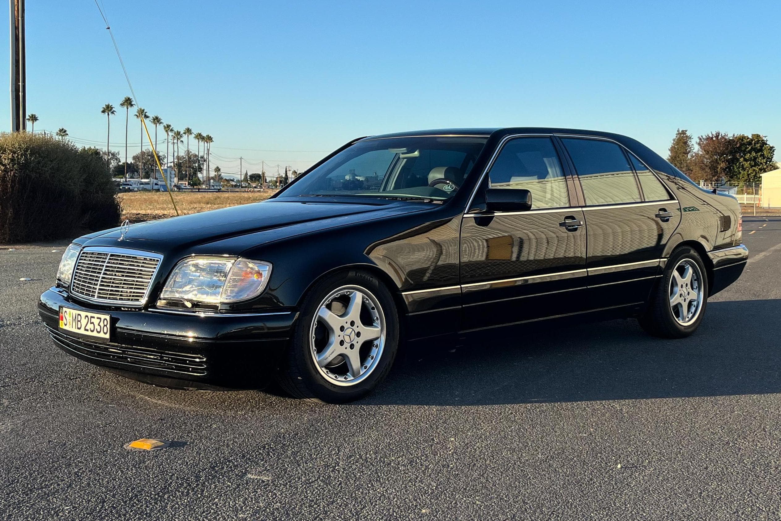 1998 Mercedes-Benz S-Class sold for $8,800