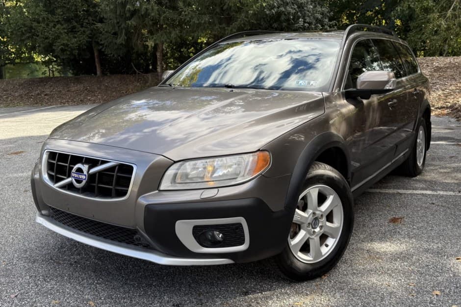 2010 Volvo XC70 sold for $12,250