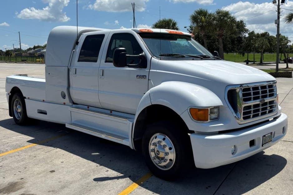 2002 Ford Super Duty 1999-2007 sold for $49,999