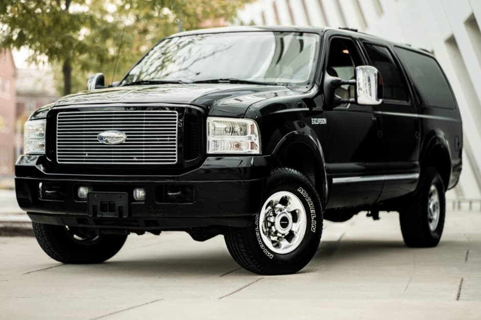 2005 Ford Excursion sold for $15,500