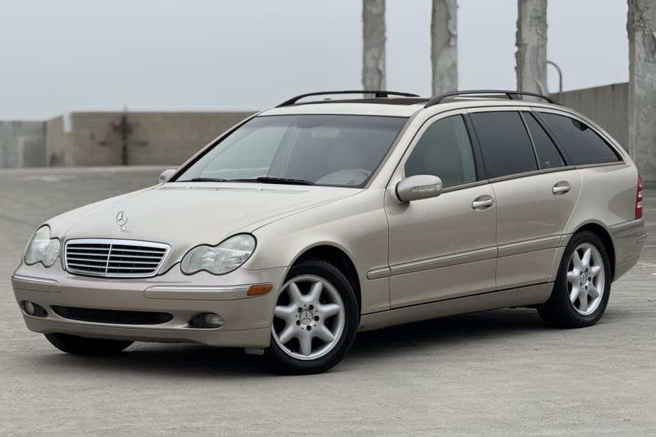 2004 Mercedes-Benz W203 C-Class sold for $5,500