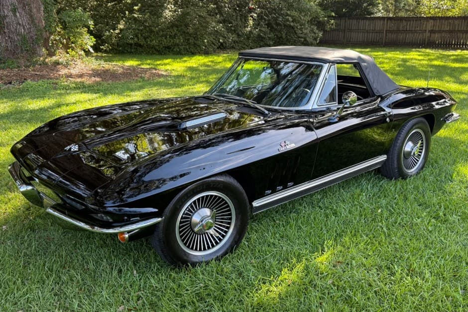 1966 Chevrolet Corvette C2 sold for $81,000