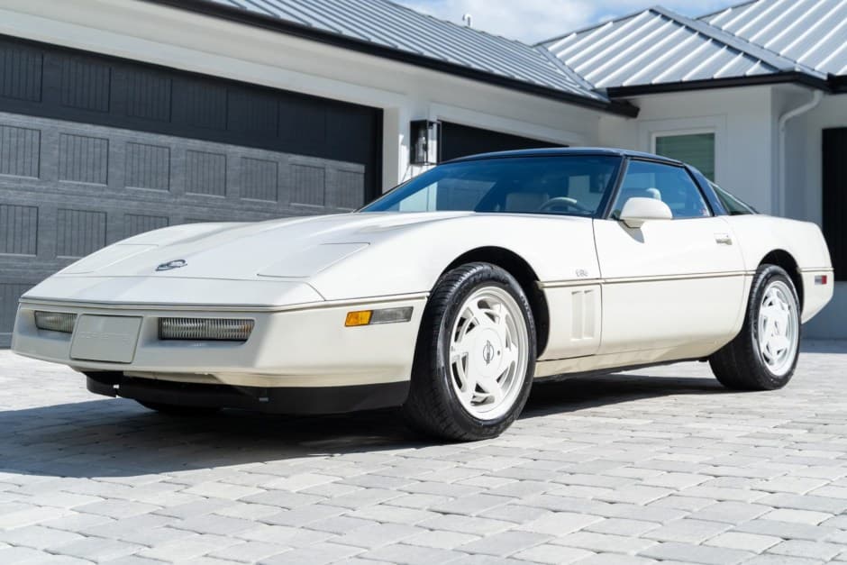 1988 Chevrolet Corvette C4 Coupe (1984-1991) sold for $19,300