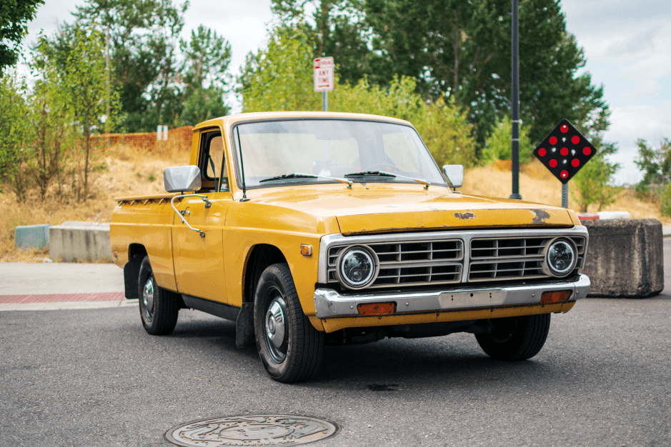 1973 Ford Courier sold for $5,100