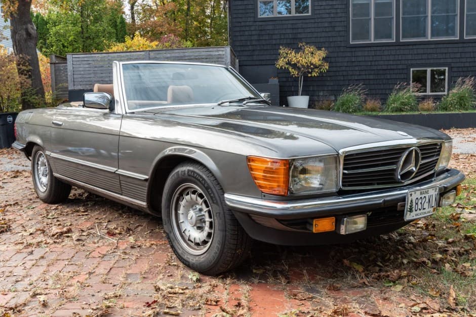 1985 Mercedes-Benz R107 SL sold for $19,550