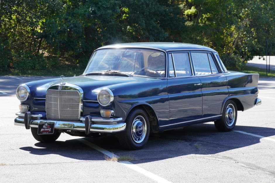 1967 Mercedes-Benz W110 sold for $5,800