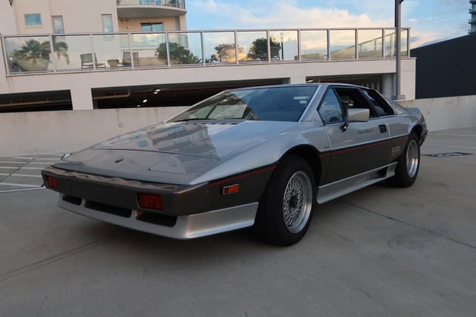 1983 Lotus Esprit sold for $34,000