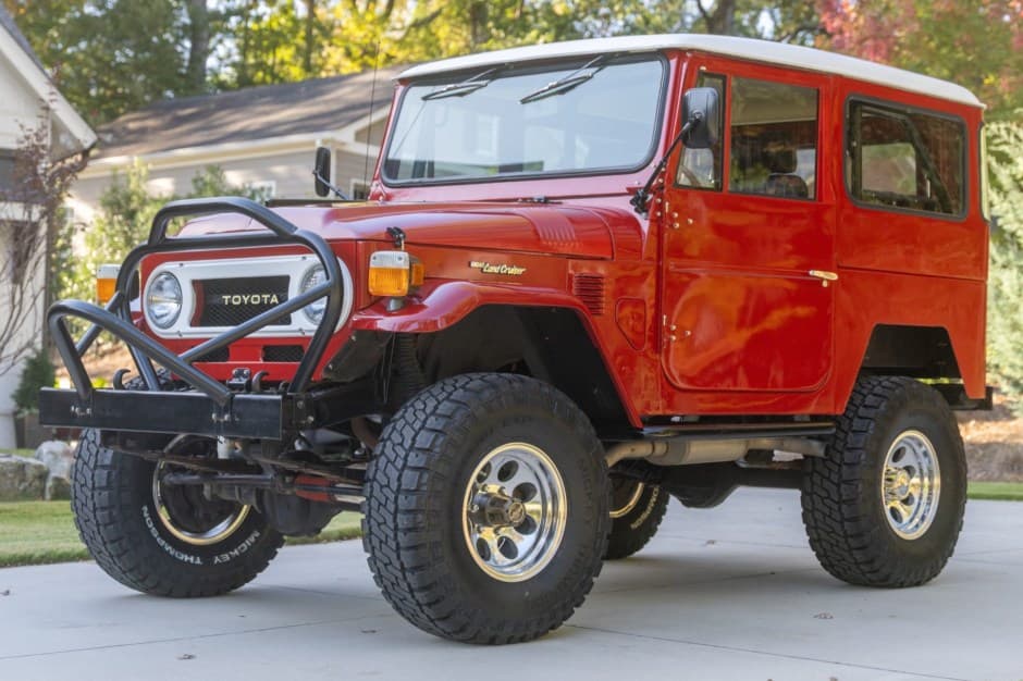 1976 Toyota Land Cruiser FJ40 sold for $25,333