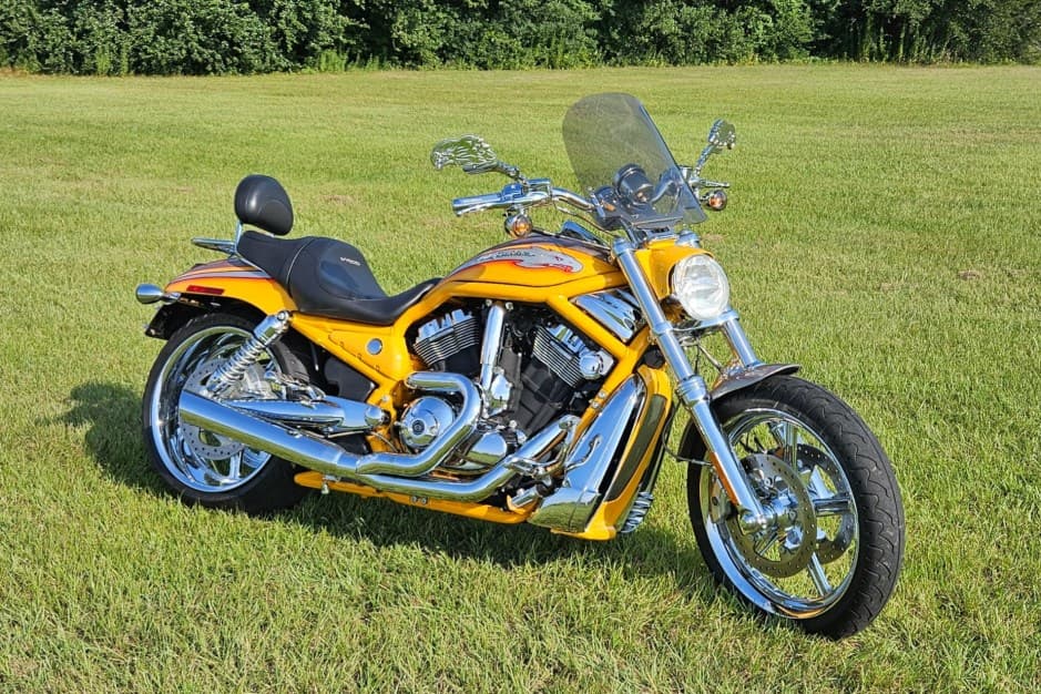 2006 Harley-Davidson V-Rod sold for $7,800