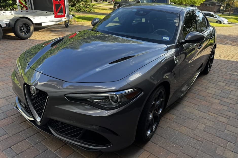 2017 Alfa Romeo 952 Series Giulia sold for $29,500