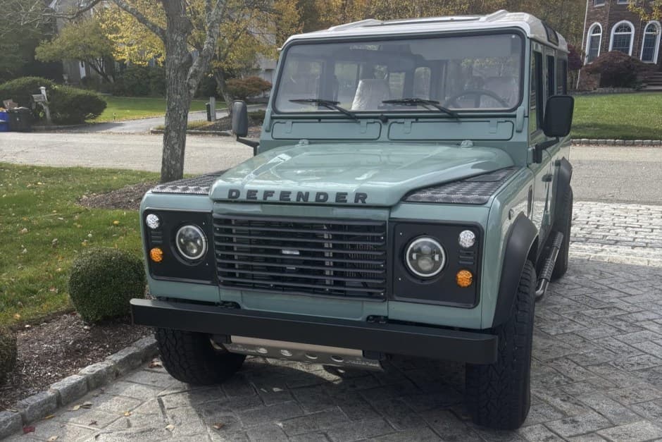 1988 Land Rover 110 / Defender 110 (Euro Spec) sold for $47,000