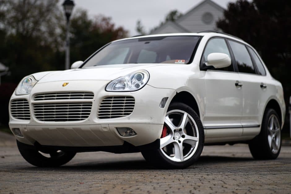 2006 Porsche 955/957 Cayenne (2003-2010) sold for $8,100