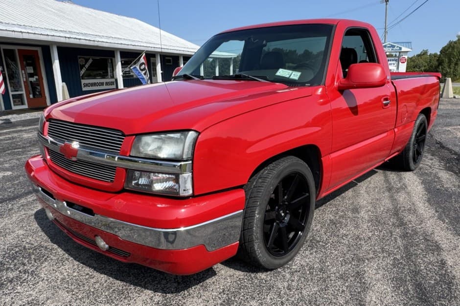 2004 Chevrolet Silverado GMT800 (1999-2007) sold for $15,250