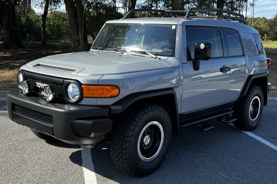 2013 Toyota FJ Cruiser sold for $43,500