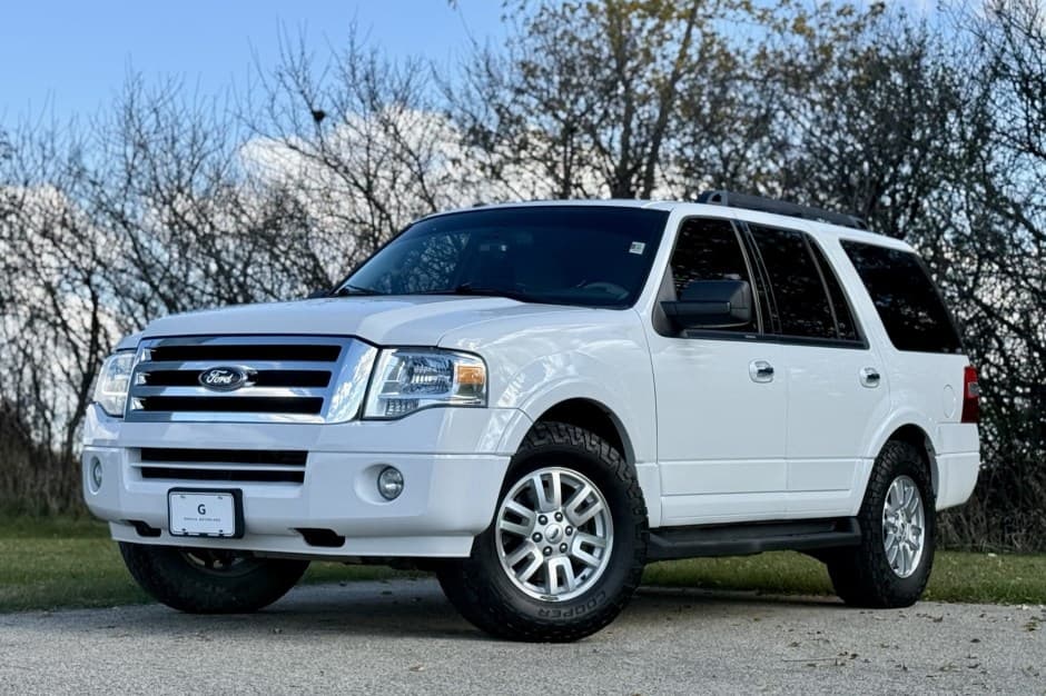2012 Ford Expedition sold for $19,000