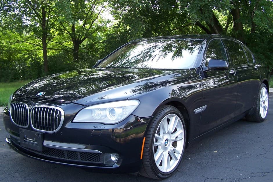 2011 BMW F01/F02 7-Series sold for $12,000