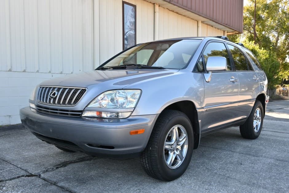 2003 Lexus RX sold for $9,000