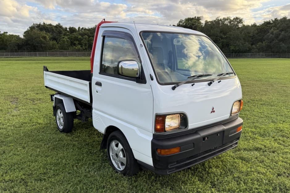 1997 Mitsubishi Minicab sold for $8,500