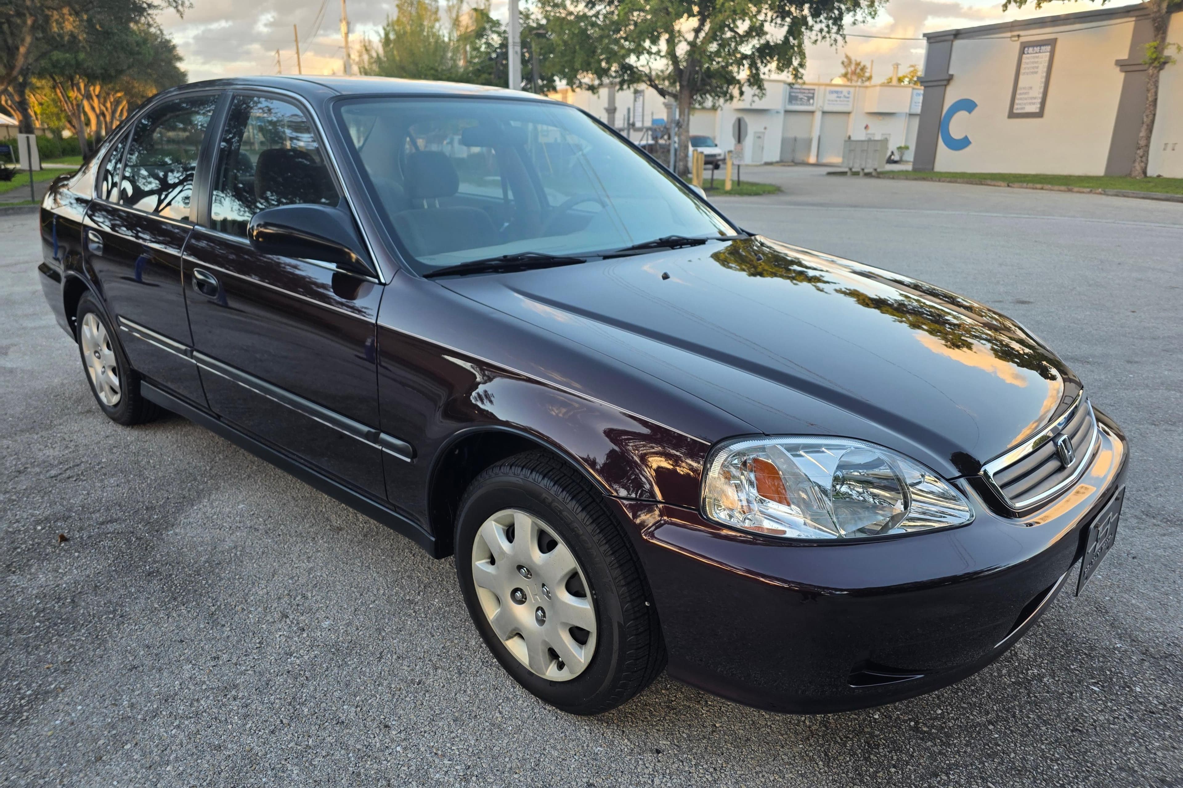 2000 Honda Civic sold for $8,700