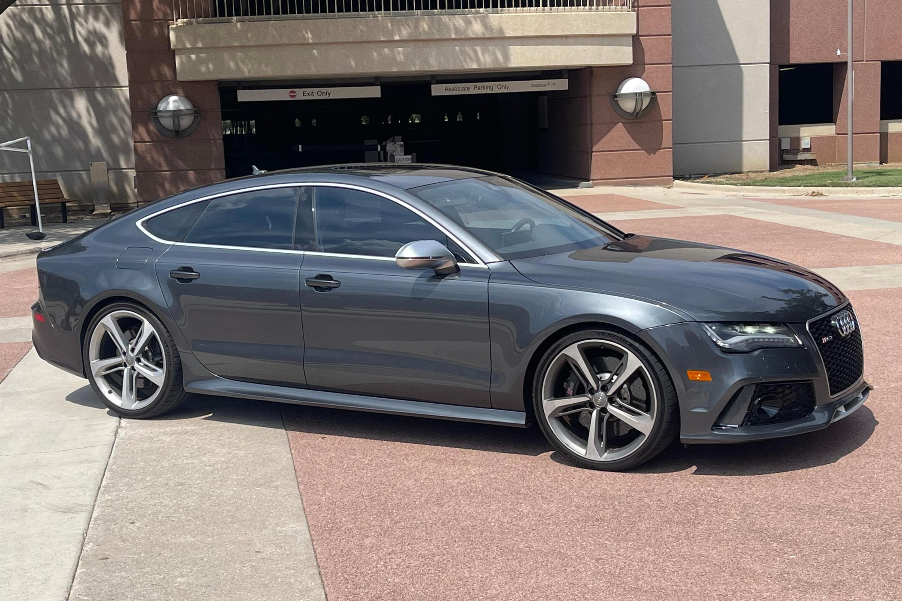 2014 Audi RS7 sold for $32,000