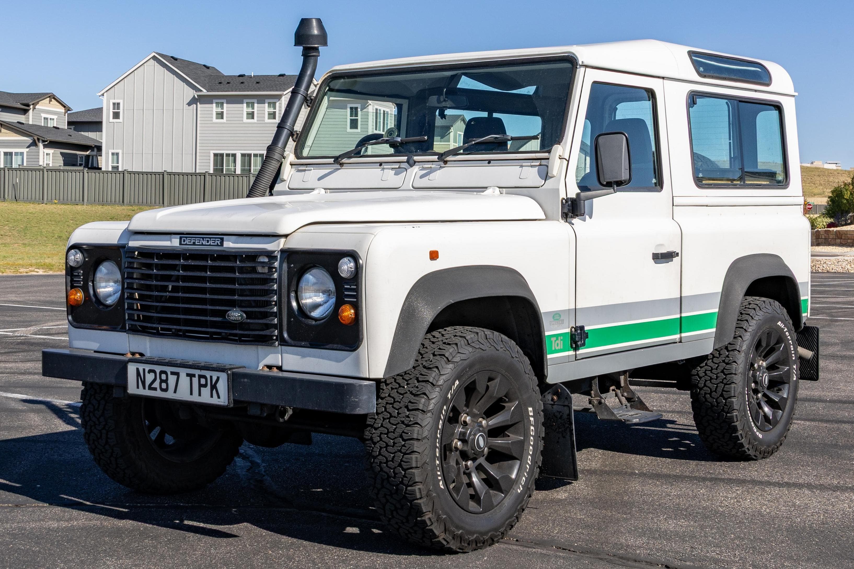 1996 Land Rover Defender sold for $15,750